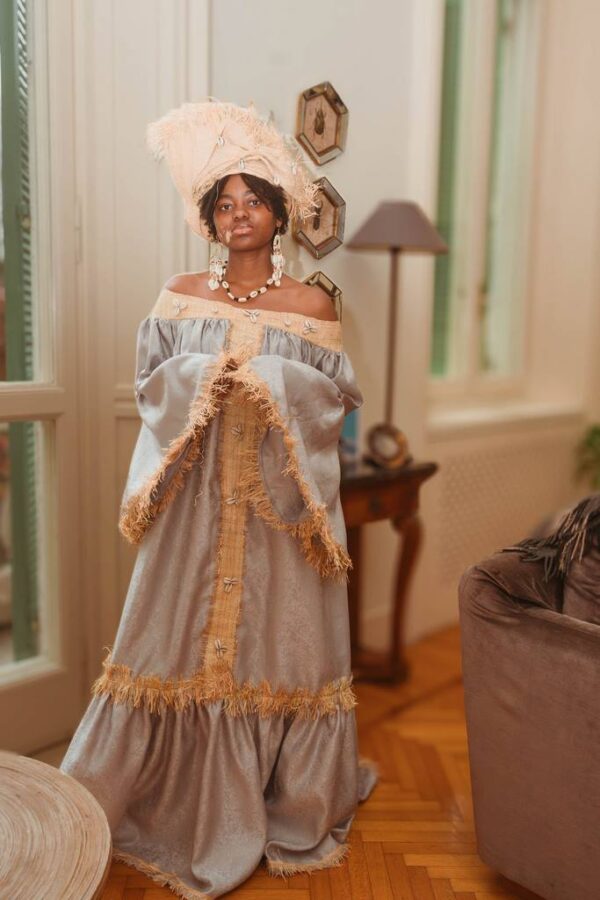 Kaba gris avec paille